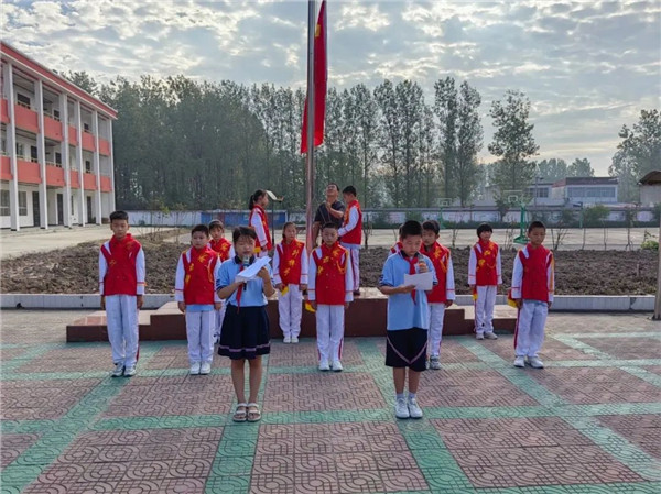 新学期 新希望——兰青村小学新学期主题升旗仪式