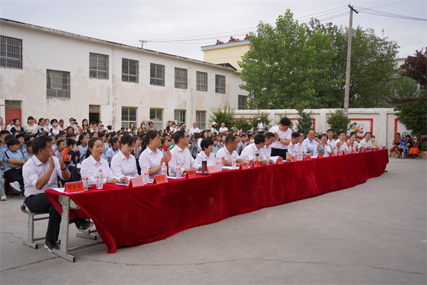 岳城中心学校成功举办“阳光少年 快乐成长”六一儿童节文艺汇演