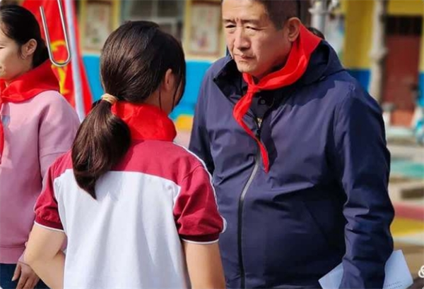 红领巾心向党 争做新时代好队员——王勿桥乡中心小学一年