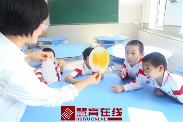 海淀：中学老师教起小学生 跨学段课后服务获赞