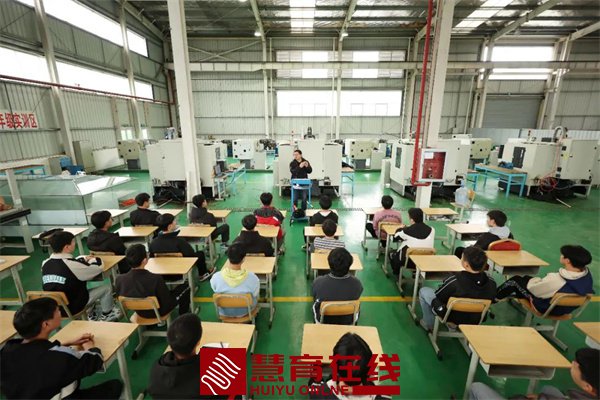 中办国办：加快建立“职教高考”制度