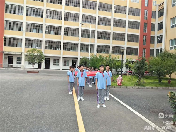 六二班“铭记历史 勿忘国耻”主题升旗仪式