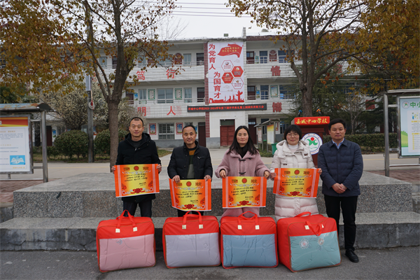 岳城中心学校成功举办2023-2024学年度开学典礼暨上期期末表彰大会