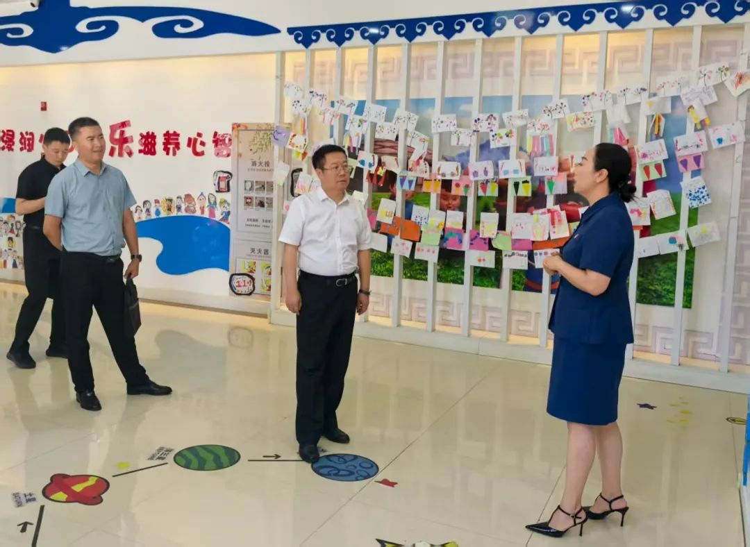 许振宇到大庆市杜尔伯特蒙古族自治县调研督导中小学校集