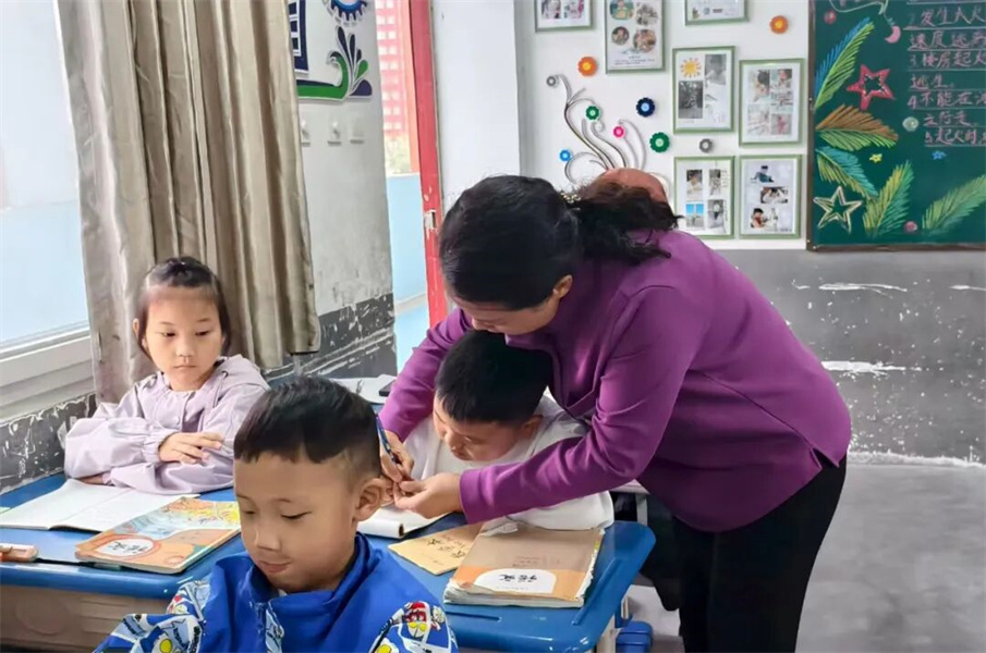 汝南县九小：课堂里的温暖瞬间