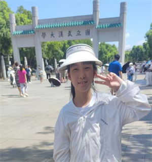 我是深秋的一缕风