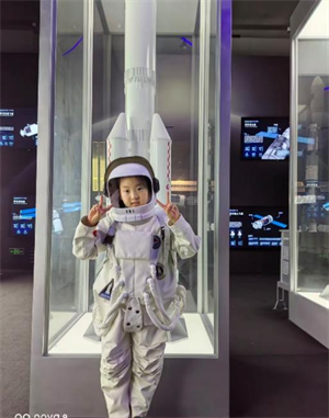 文具盒里的争吵