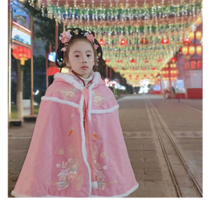 森林里的蛋糕派对