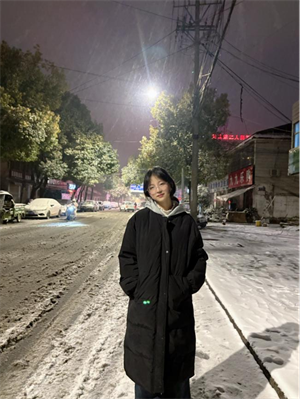 雪夜与姐姐同行