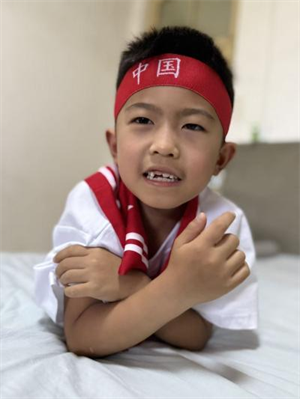 姚劲羽图片1